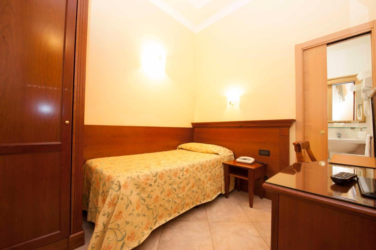Hotel Astigiana&Appartamenti Varazze Buitenkant foto