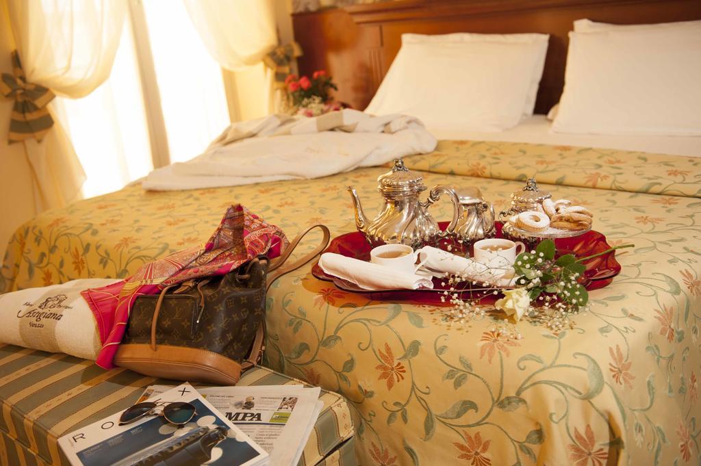 Hotel Astigiana&Appartamenti Varazze Buitenkant foto