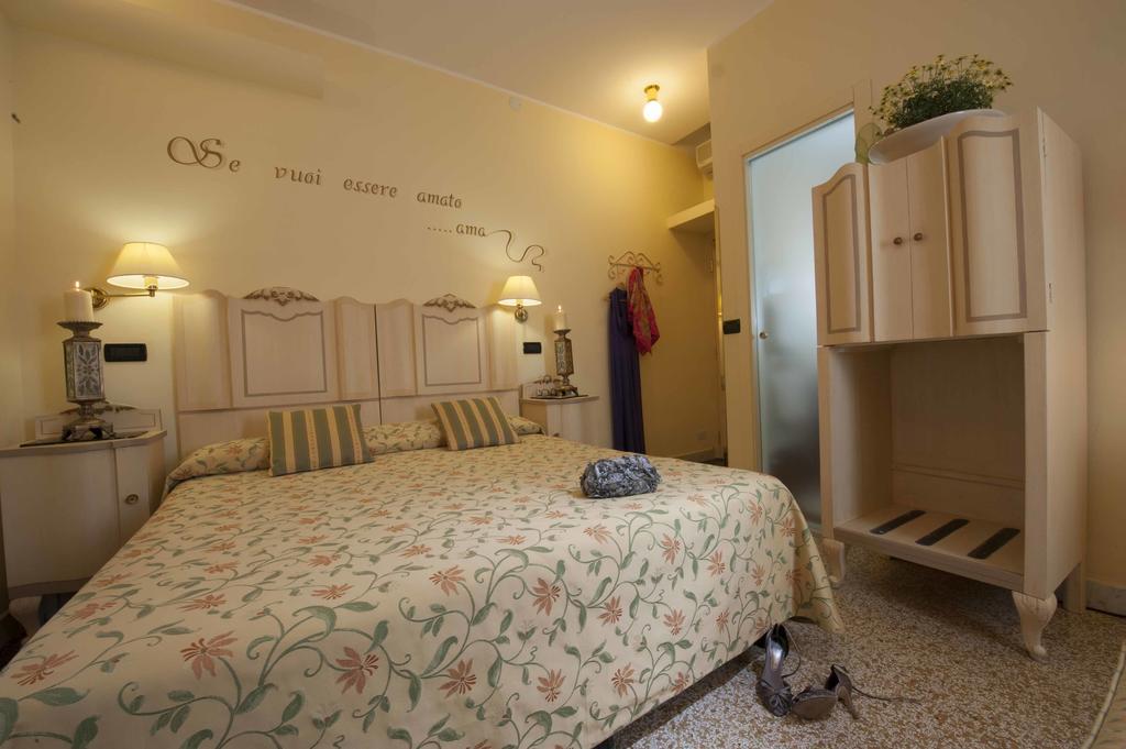 Hotel Astigiana&Appartamenti Varazze Buitenkant foto
