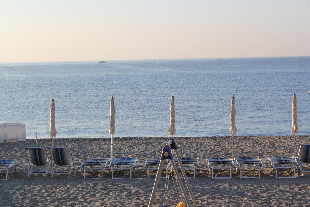 Hotel Astigiana&Appartamenti Varazze Buitenkant foto